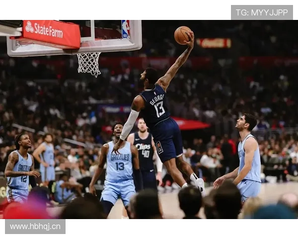 乔治这自律程度，凌晨四点的洛杉矶都嫌他太卷