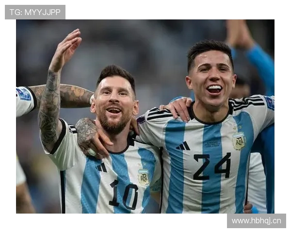 恩佐这生活跟球场反差也太大了，衣柜堆满名牌倒是，一出门像演偶像剧男主一样