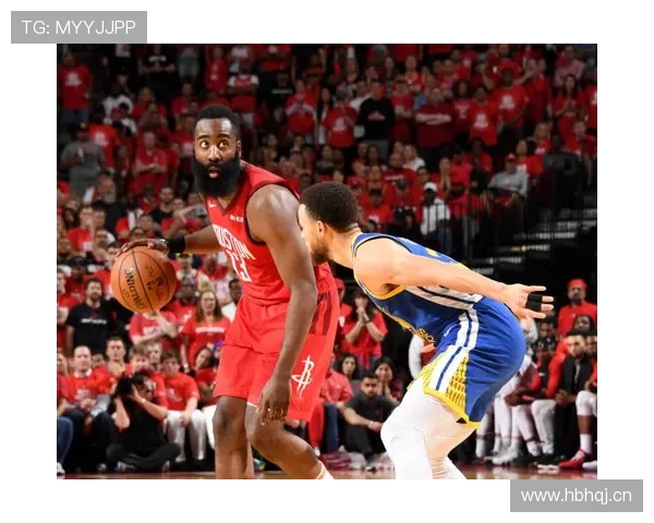 特雷·杨无球跑动减少，主导挡拆进攻改变得分结构