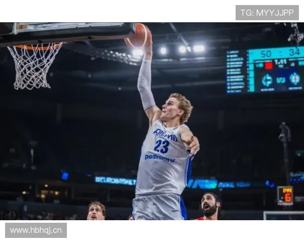 在NBA和FIBA比赛中，防守三秒违例是如何判罚的？